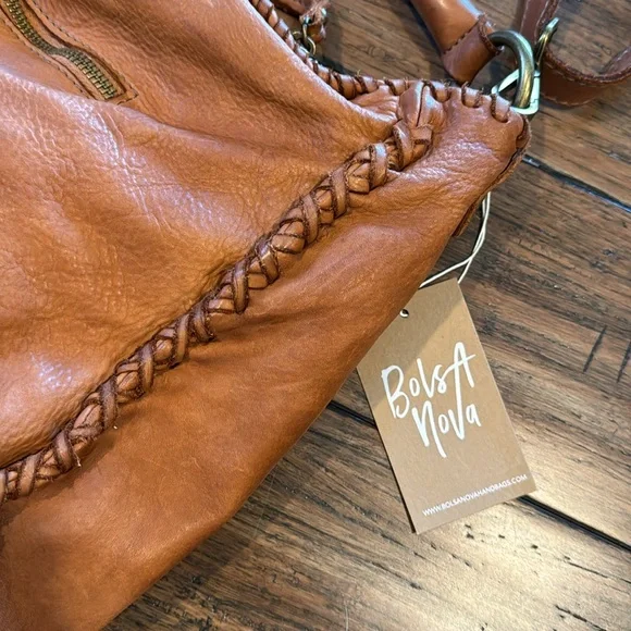 NWT! Gorgeous large Bolsa Nova Leather bag. “Braided” edge details. - Picture 4 of 13